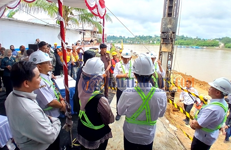 Bupati Shalahuddin Resmikan Groundbreaking Penataan Kawasan Kumuh Lanjas, Wujudkan WFC Muara Teweh