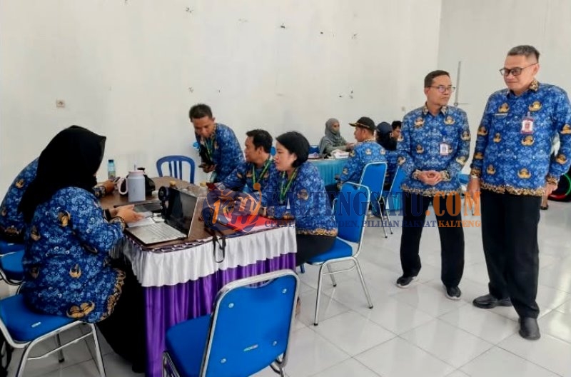 Meriahkan Hari Jadi ke-76 Barut dan HUT RI ke-81, Disdukcapil Jemput Bola Layani AK di Gunung Timang
