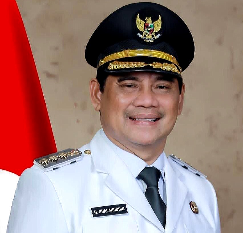 Bupati Shalahuddin Instruksikan Pengibaran Bendera Setengah Tiang Hormati Jasa H Nadalsyah