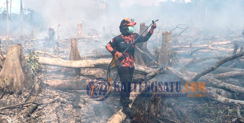 Respons Cepat BPBD dan MPA Trahean Cegah Meluasnya Karhutla di Teweh Selatan
