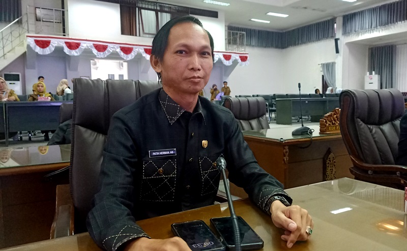 Anggota Komisi I DPRD Barito Utara Patih Herman AB Apresiasi Pelatihan Cerpen SMPN 1 Muara Teweh