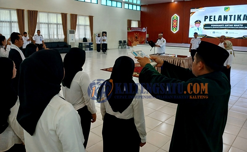Wabup Felix Lantik 31 Anggota PAW BPD, Bupati Tekankan Integritas dan Transparansi Pemerintahan Desa