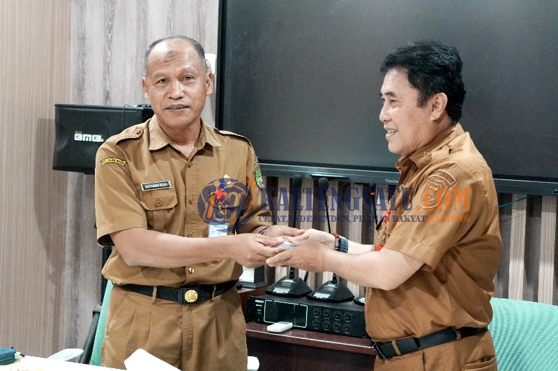 Sertijab Kadis Kominfosandi Barito Utara, H. Mochamad Ikhsan Serahkan Jabatan kepada H. Ardian