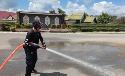BPBD Murung Raya Respons Cepat Laporan Tumpahan Pasir di Jalan