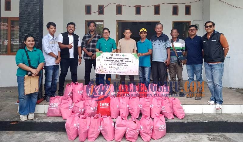 PT BEK Salurkan Paket Ramadan untuk PWI dan Masyarakat Teweh Timur