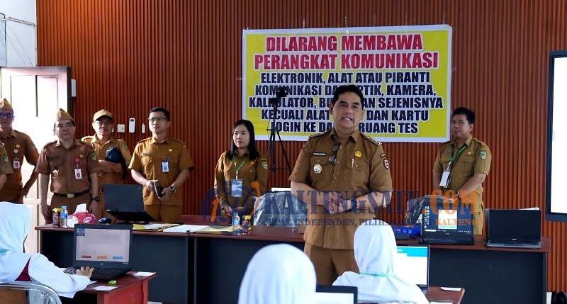 Bupati Barito Utara Tinjau Hari Pertama TKA di SDN Melayu 5, Tekankan 