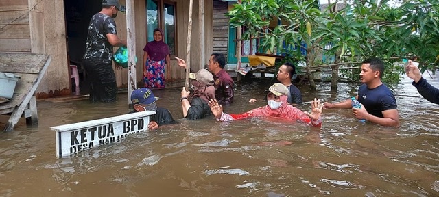 Banjir di Kotim Meluas, Puluhan Desa Masih Terendam